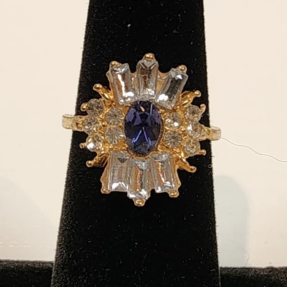 Sparkly costume ring